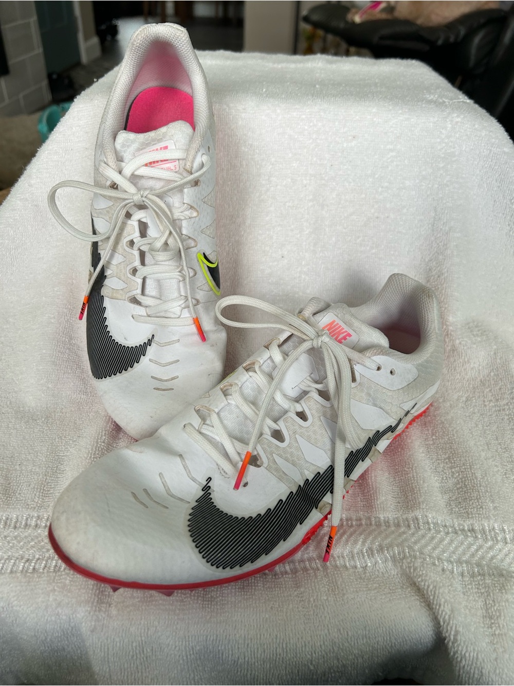 Nike White Black Pink Accent Women’s Athletic Cleats